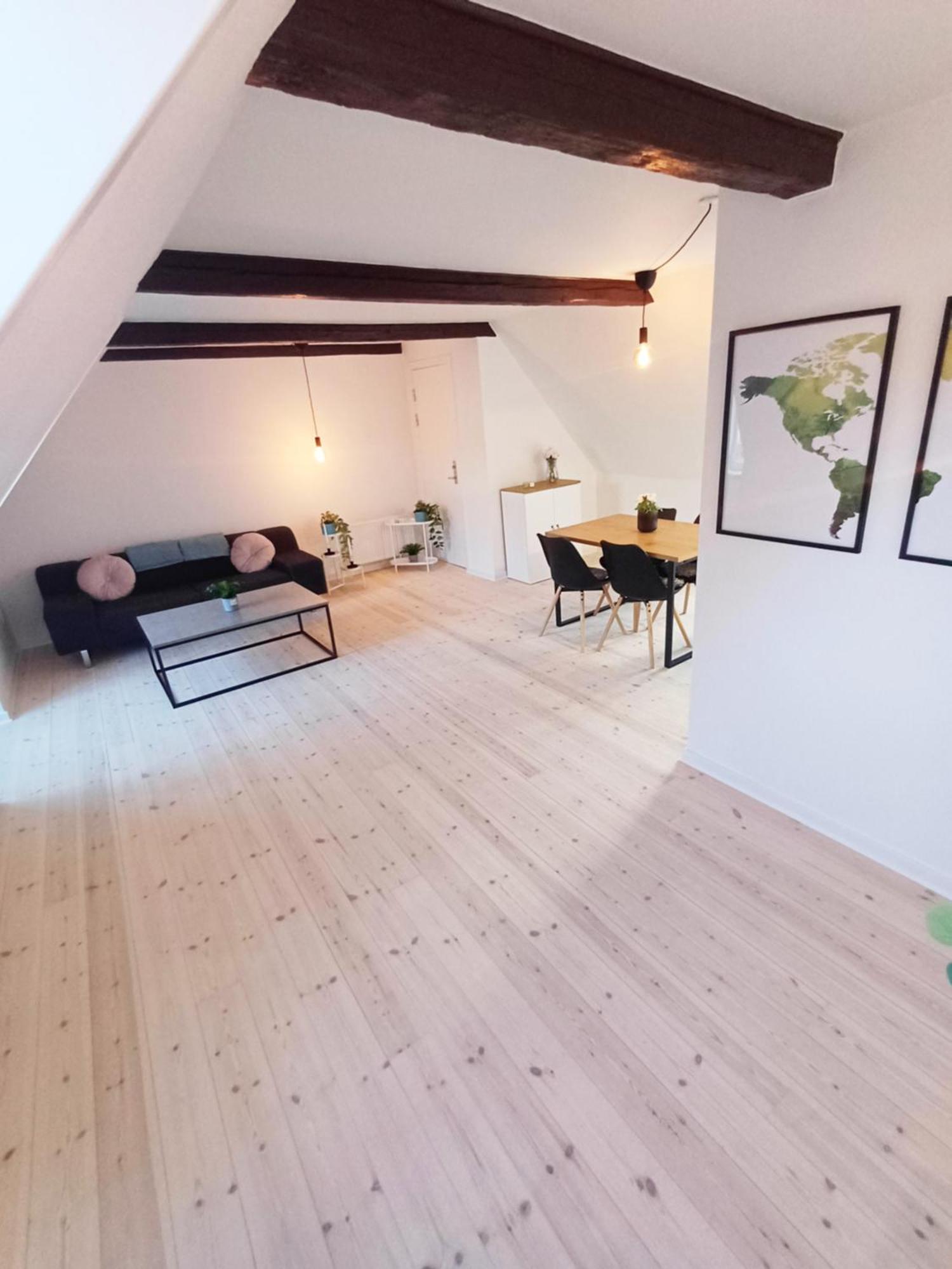 Large Double Room In The Center Of City 란데르스 외부 사진
