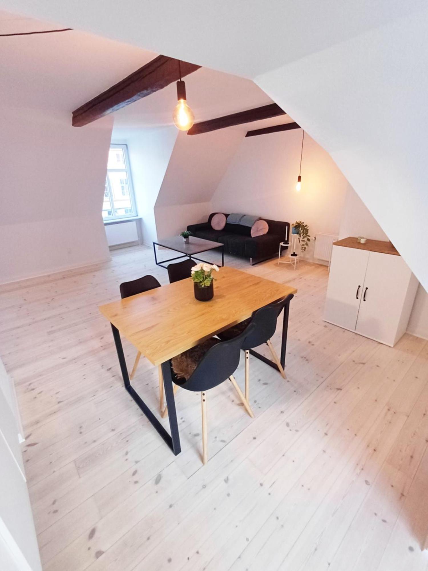 Large Double Room In The Center Of City 란데르스 외부 사진