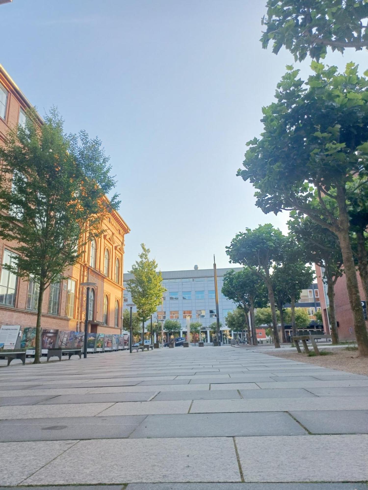Large Double Room In The Center Of City 란데르스 외부 사진